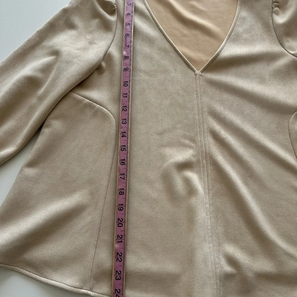 TUCKERNUCK Suede Easton V-Neck Puff Balloon Sleeve Blouse Cream Western Chic Med